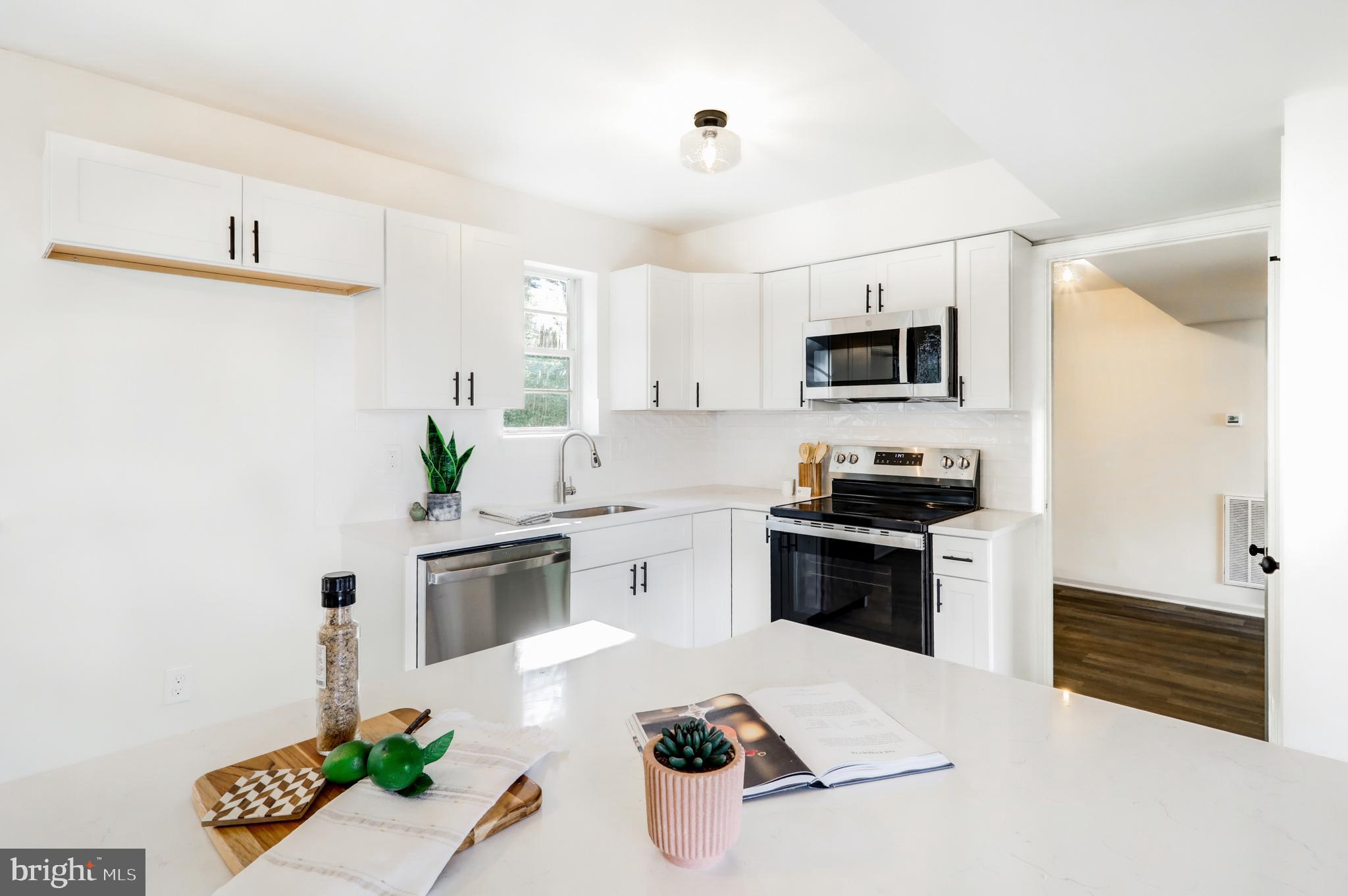 737 Ferndale Road Mount Joy, PA 17552 - Photo 7 of 37