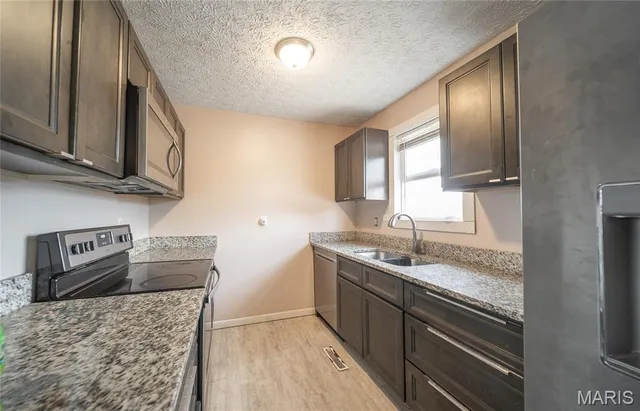 $235,000 | 24235 Thames Lane, St. Robert, MO 65584