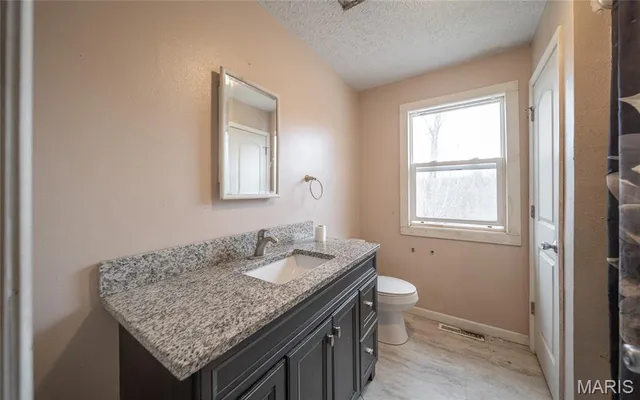 $235,000 | 24235 Thames Lane, St. Robert, MO 65584