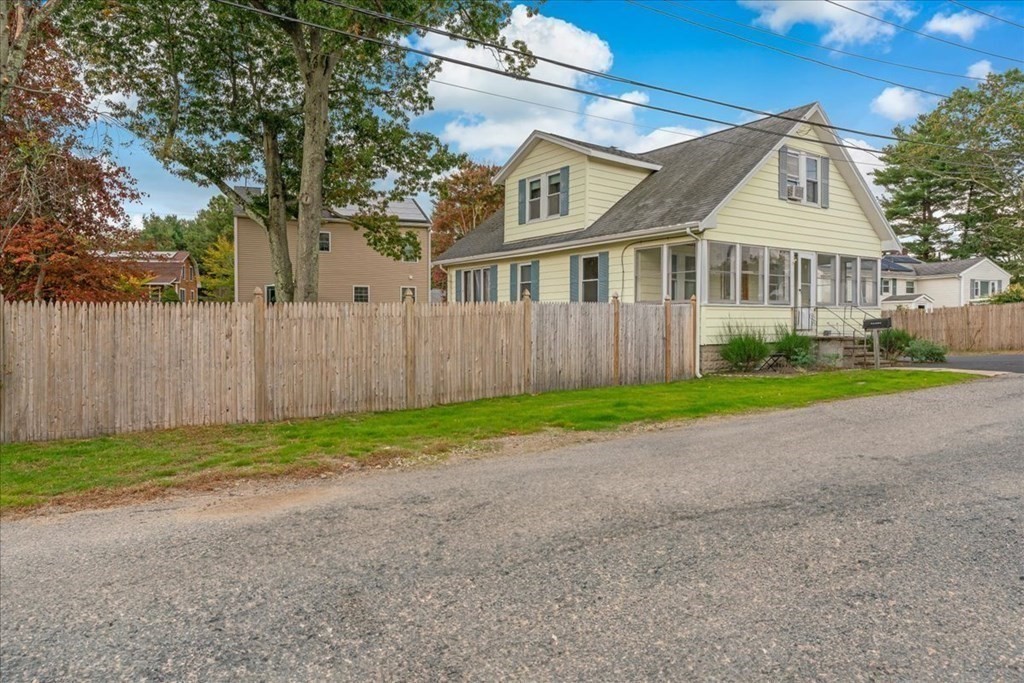 34 Julian Road Randolph, MA 02368 - Photo 4 of 19 a front view of a house with garden