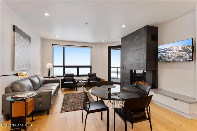 $1,400,000 | 124 Village Lane, Unit 314, Sandpoint, ID 83864