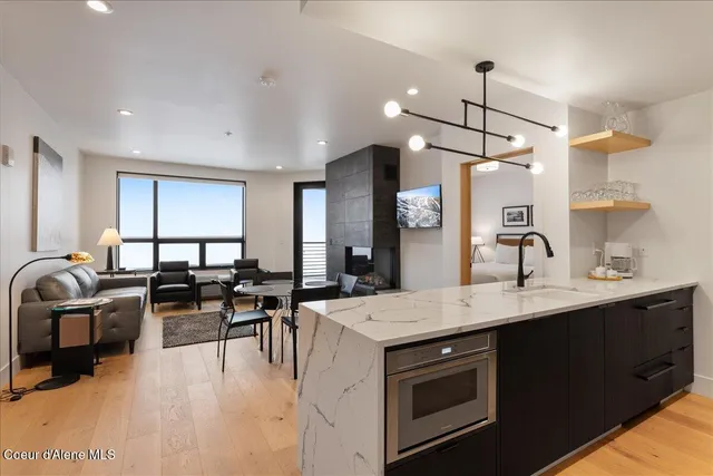 $1,400,000 | 124 Village Lane, Unit 314, Sandpoint, ID 83864