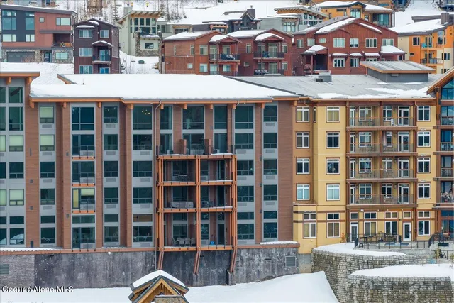 $1,400,000 | 124 Village Lane, Unit 314, Sandpoint, ID 83864