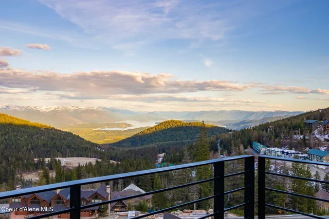 $1,400,000 | 124 Village Lane, Unit 314, Sandpoint, ID 83864