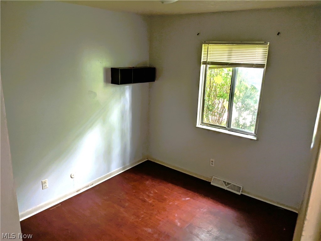 391-393 West Waterloo Road Akron, OH 44314 - Photo 11 of 33 Gallery Image 11