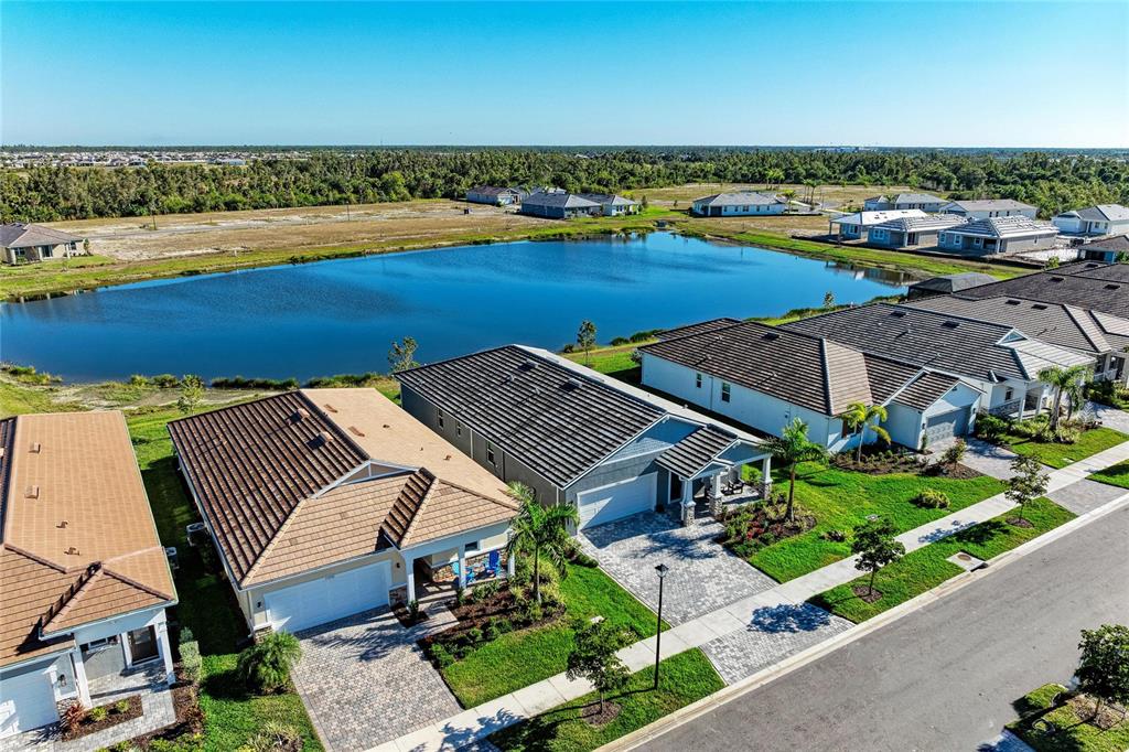 17962 Solstice Avenue Venice, FL 34293 - Photo 4 of 66