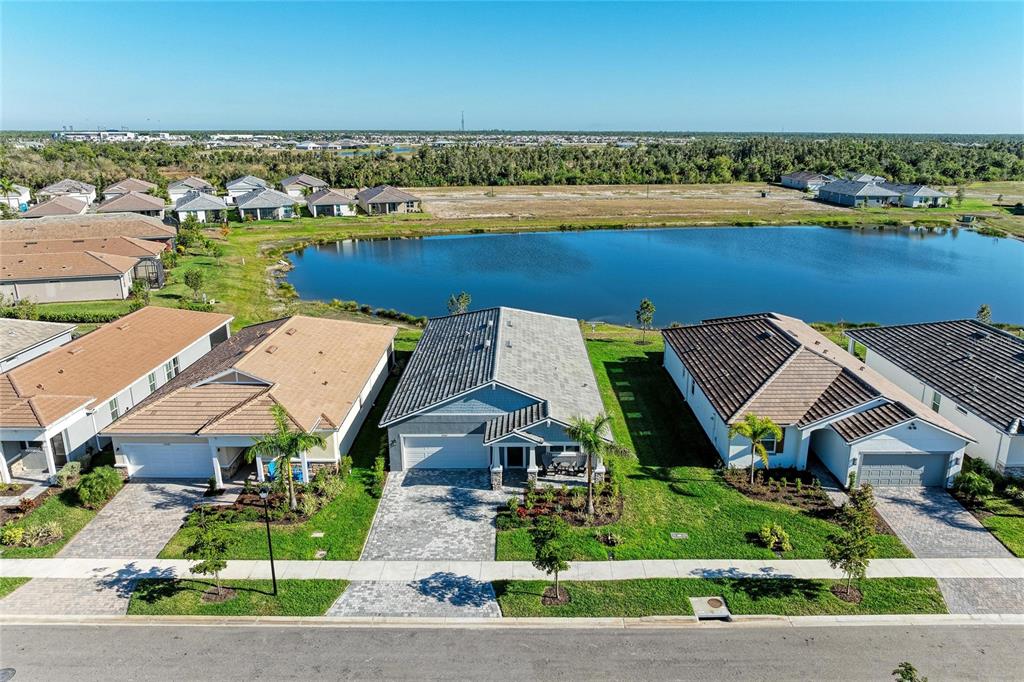 17962 Solstice Avenue Venice, FL 34293 - Photo 5 of 66