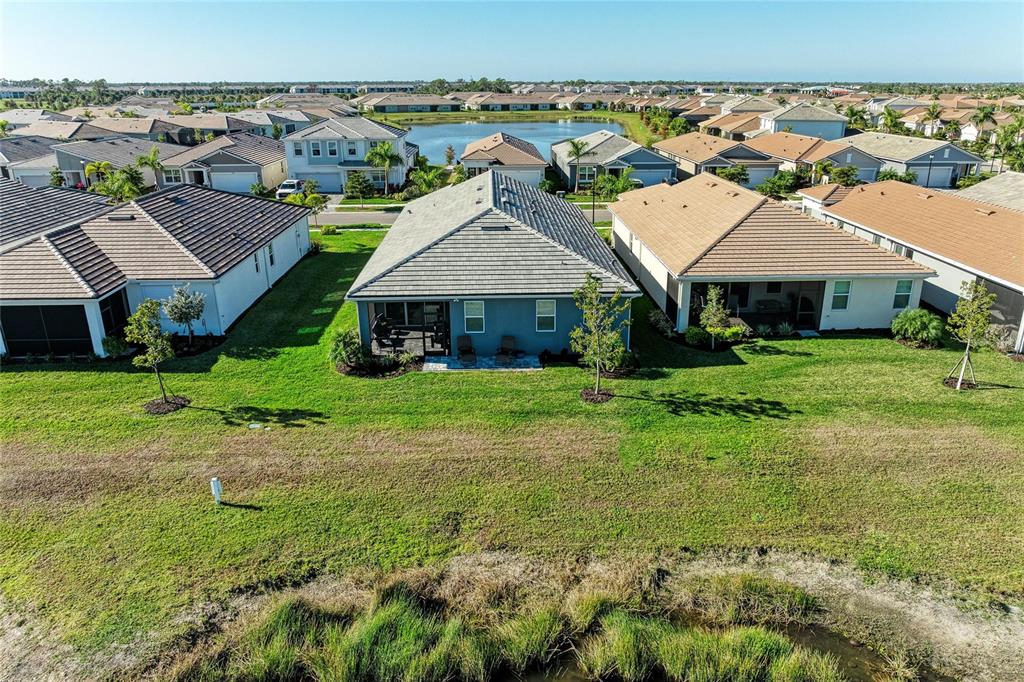 17962 Solstice Avenue Venice, FL 34293 - Photo 7 of 66