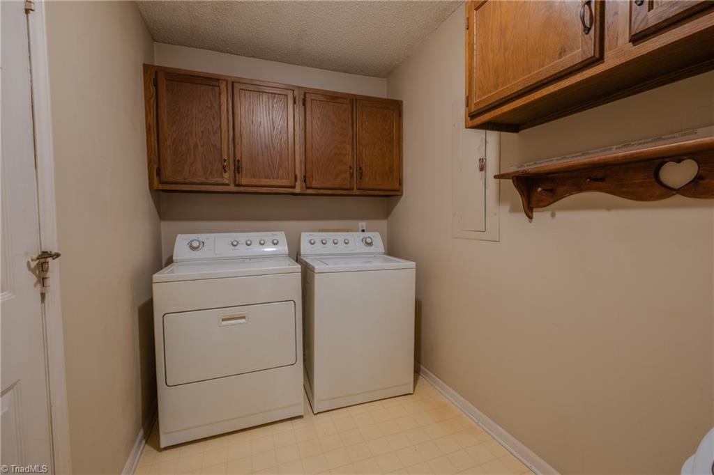 5486 Kennedy Road Trinity, NC 27370 - Photo 17 of 25 Laundry room