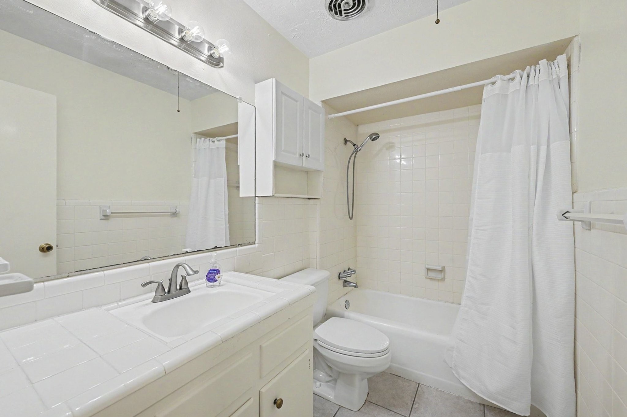 9315 Val Verde Street Houston, TX 77063 - Photo 20 of 27