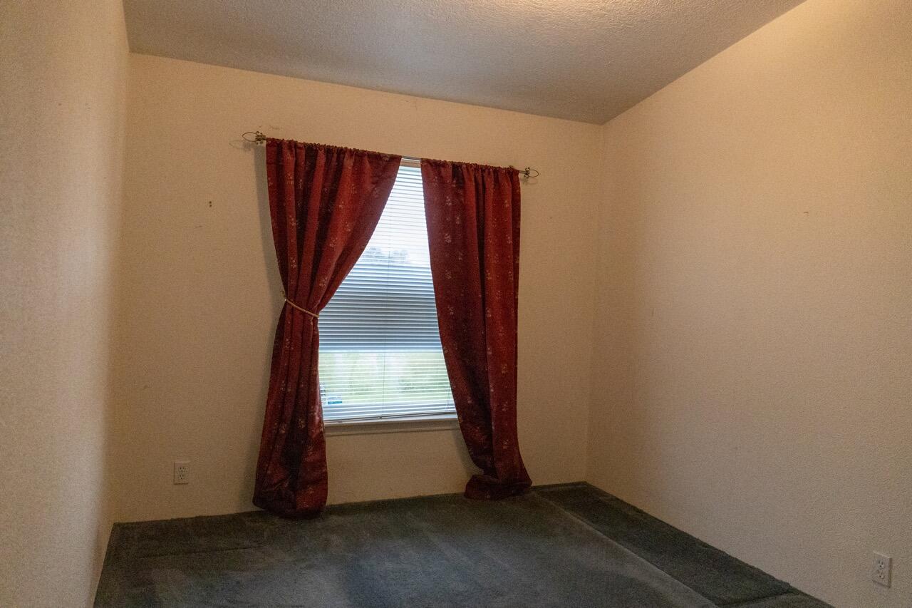 3411 East Langell Valley Road Bonanza, OR 97623 - Photo 27 of 43 Bedroom #2