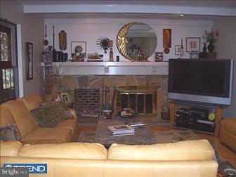 6 Wyndham Road Voorhees, NJ 08043 - Photo 3 of 6 Family Room