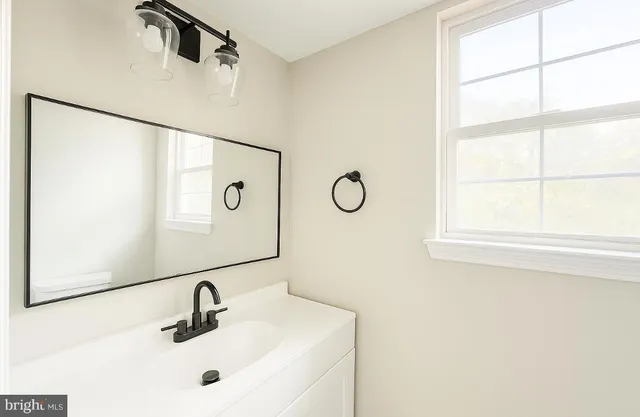 $320,000 | 687 Fairview Avenue, Hammonton, NJ 08037