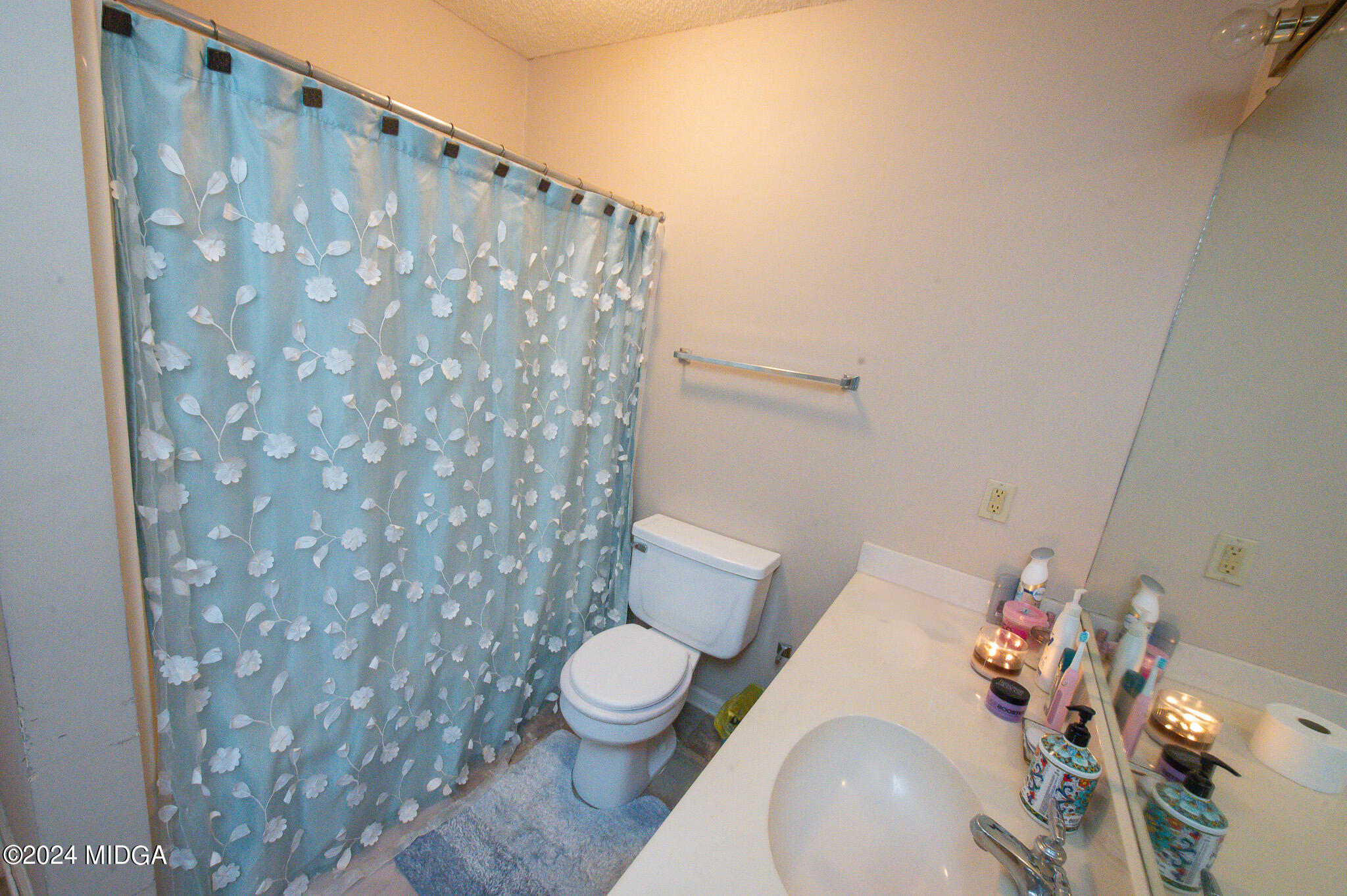 916 Ridge Crest Court Macon, GA 31204 - Photo 14 of 15 secondary bathroom