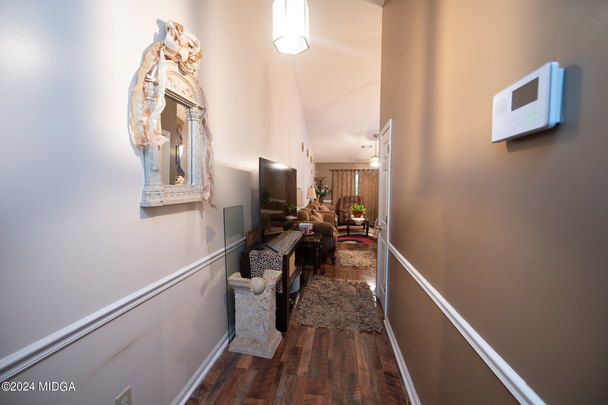 916 Ridge Crest Court Macon, GA 31204 - Photo 4 of 15 front hallway