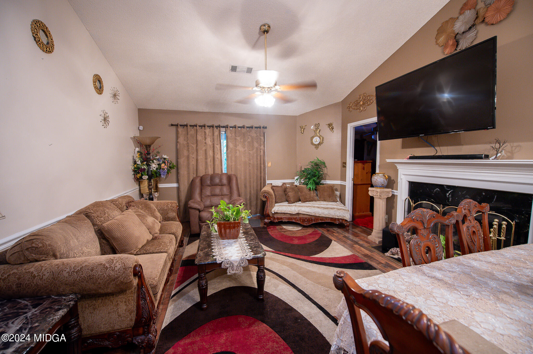 916 Ridge Crest Court Macon, GA 31204 - Photo 6 of 15 living/dining room