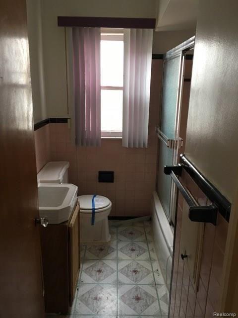 9278 Trinity Street Detroit, MI 48228 - Photo 14 of 15 10.jpg