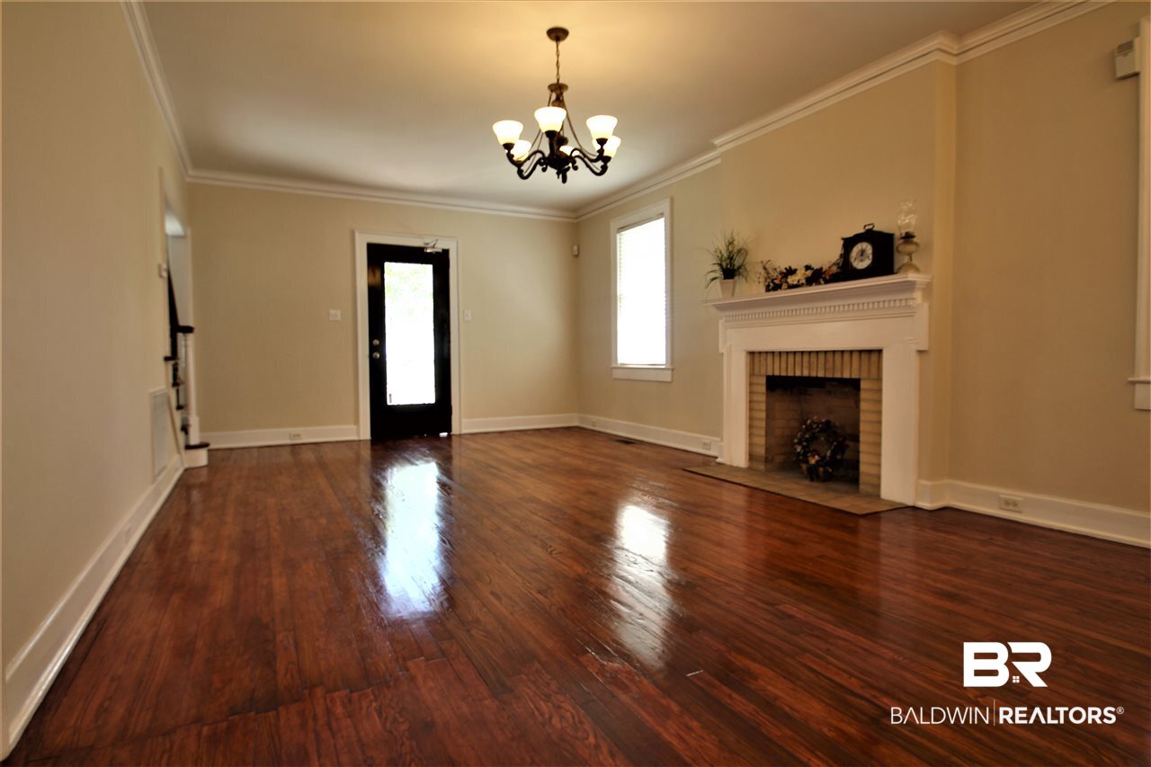 128 South Street Mobile, AL 36606 - Photo 5 of 38