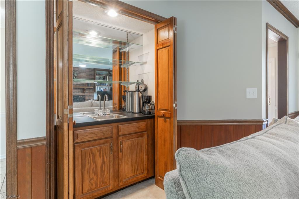 5437 Kingsbridge Road Winston-Salem, NC 27103 - Photo 18 of 50 Gallery Image 18