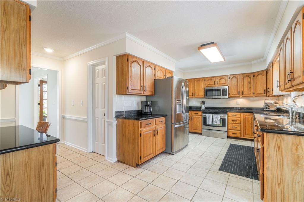 5437 Kingsbridge Road Winston-Salem, NC 27103 - Photo 23 of 50 Gallery Image 23