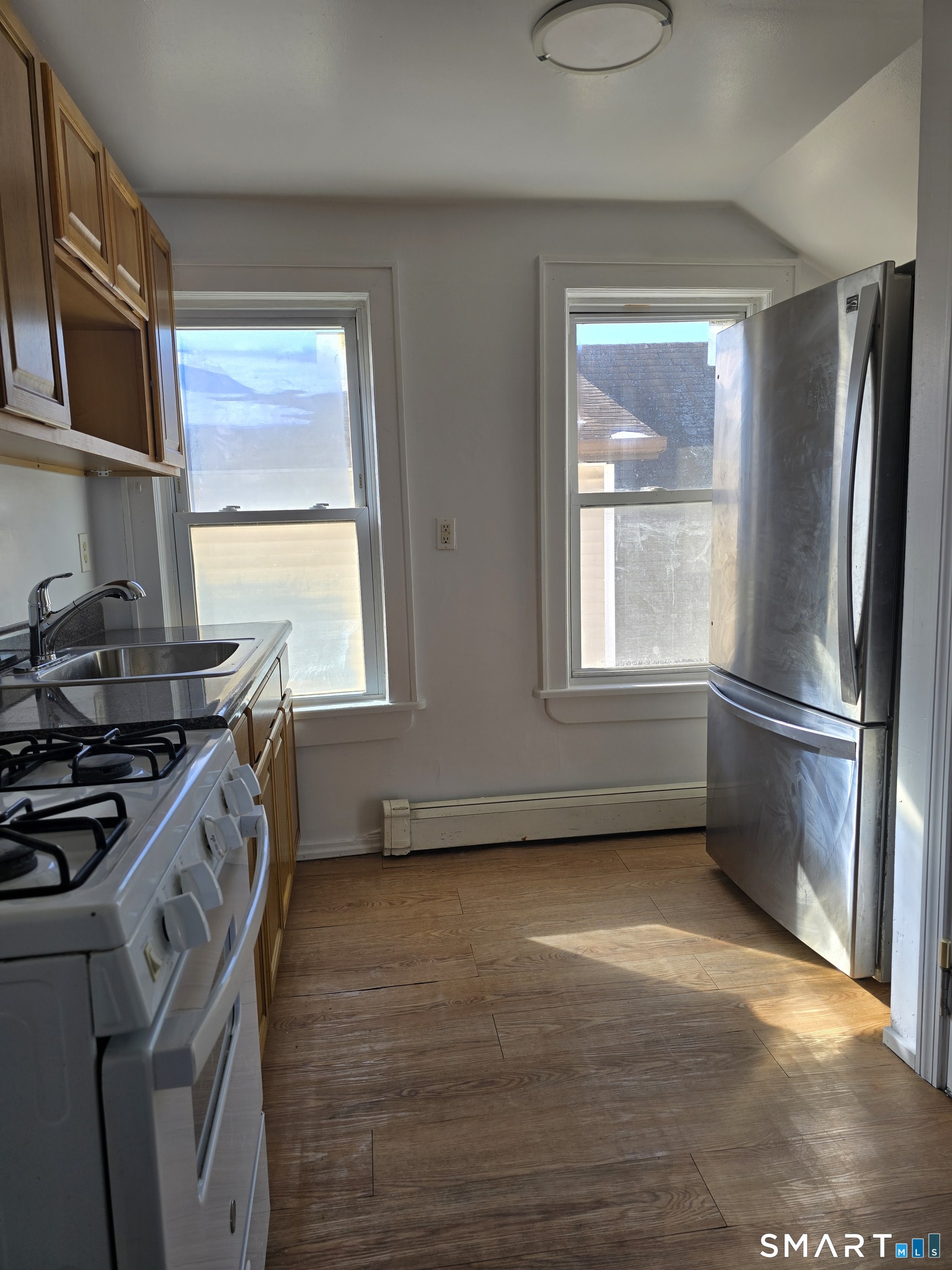 233 Monroe Street, Unit 3 Bridgeport, CT 06605 - Photo 7 of 9