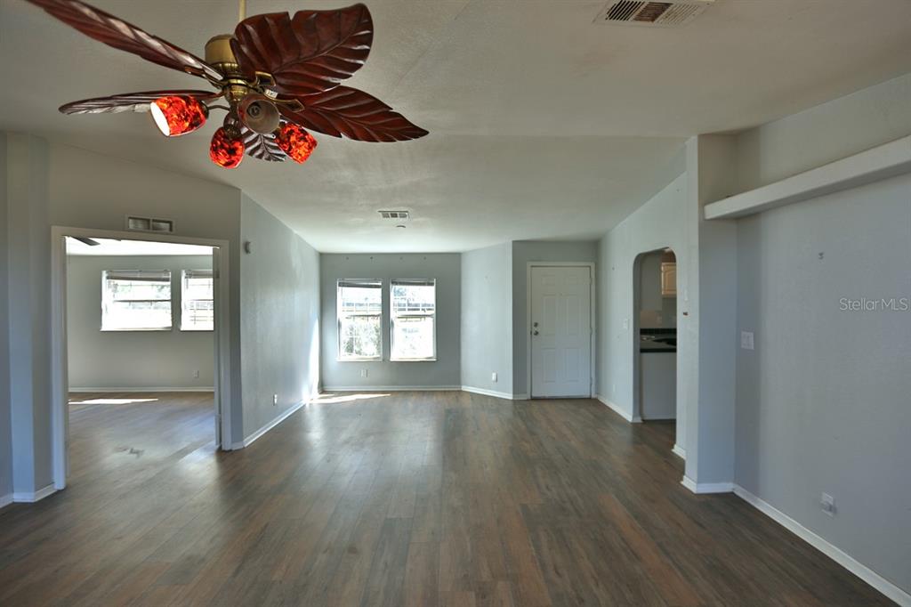 2570 Southwest 100th Street Ocala, FL 34476 - Photo 5 of 23 Gallery Image 5