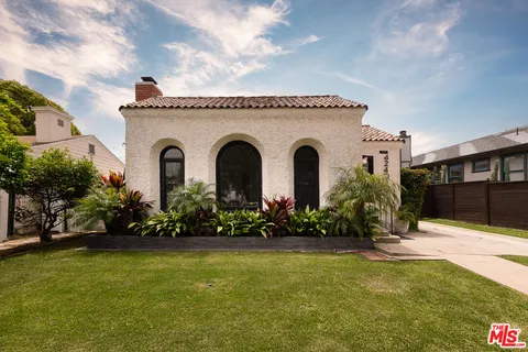 $1,275,000 | 4240 East 6th Street, Long Beach, CA 90814