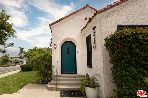 $1,275,000 | 4240 East 6th Street, Long Beach, CA 90814