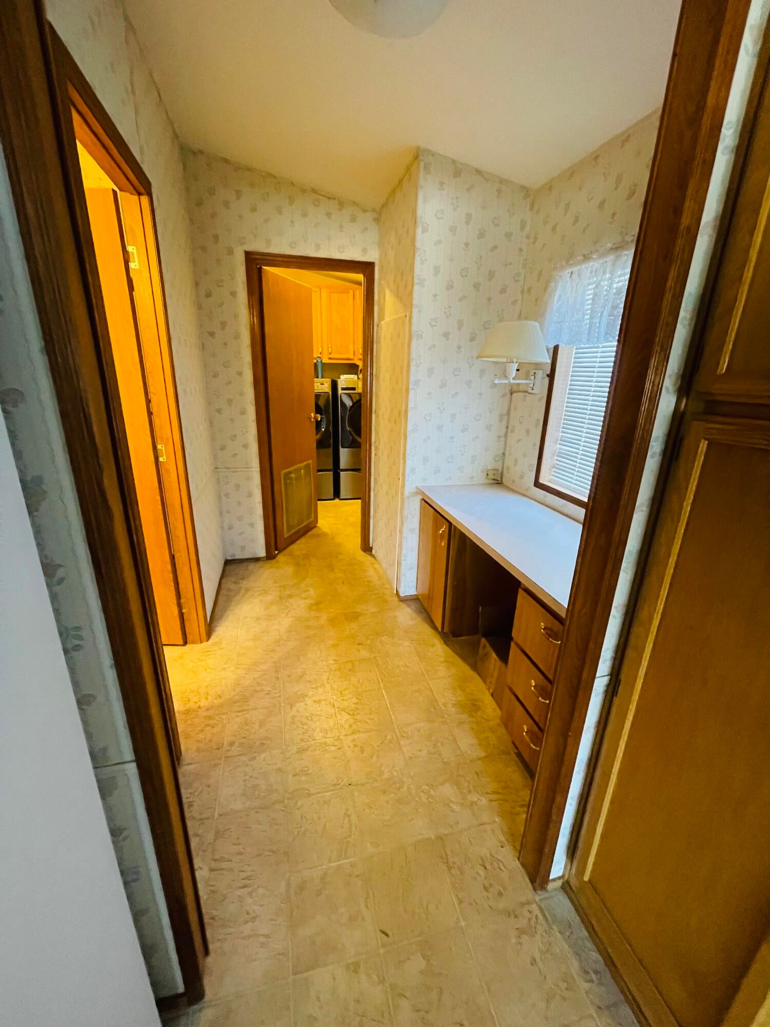 555 Freeman Road, Unit 214 Central Point, OR 97502 - Photo 8 of 21 8D2FEFB6-DDD3-4695-9338-1AA51FE0E438