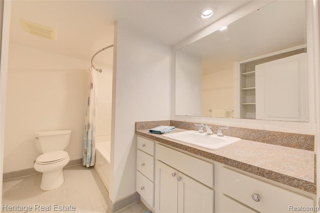654 Old Perch Road Rochester Hills, MI 48309 - Photo 42 of 61