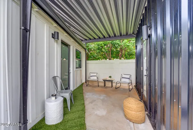 a view of an outdoor space