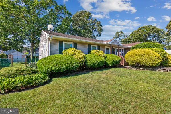 $400,000 | 307 Lawrence Drive, Lanoka Harbor, NJ 08734