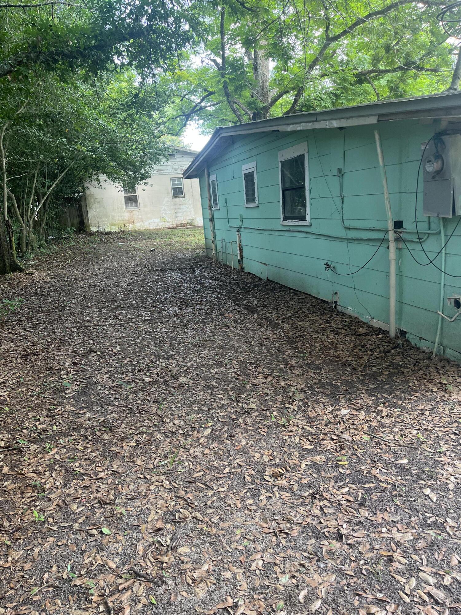 401-409 Brock Avenue Crestview, FL 32539 - Photo 10 of 10 a view of a backyard