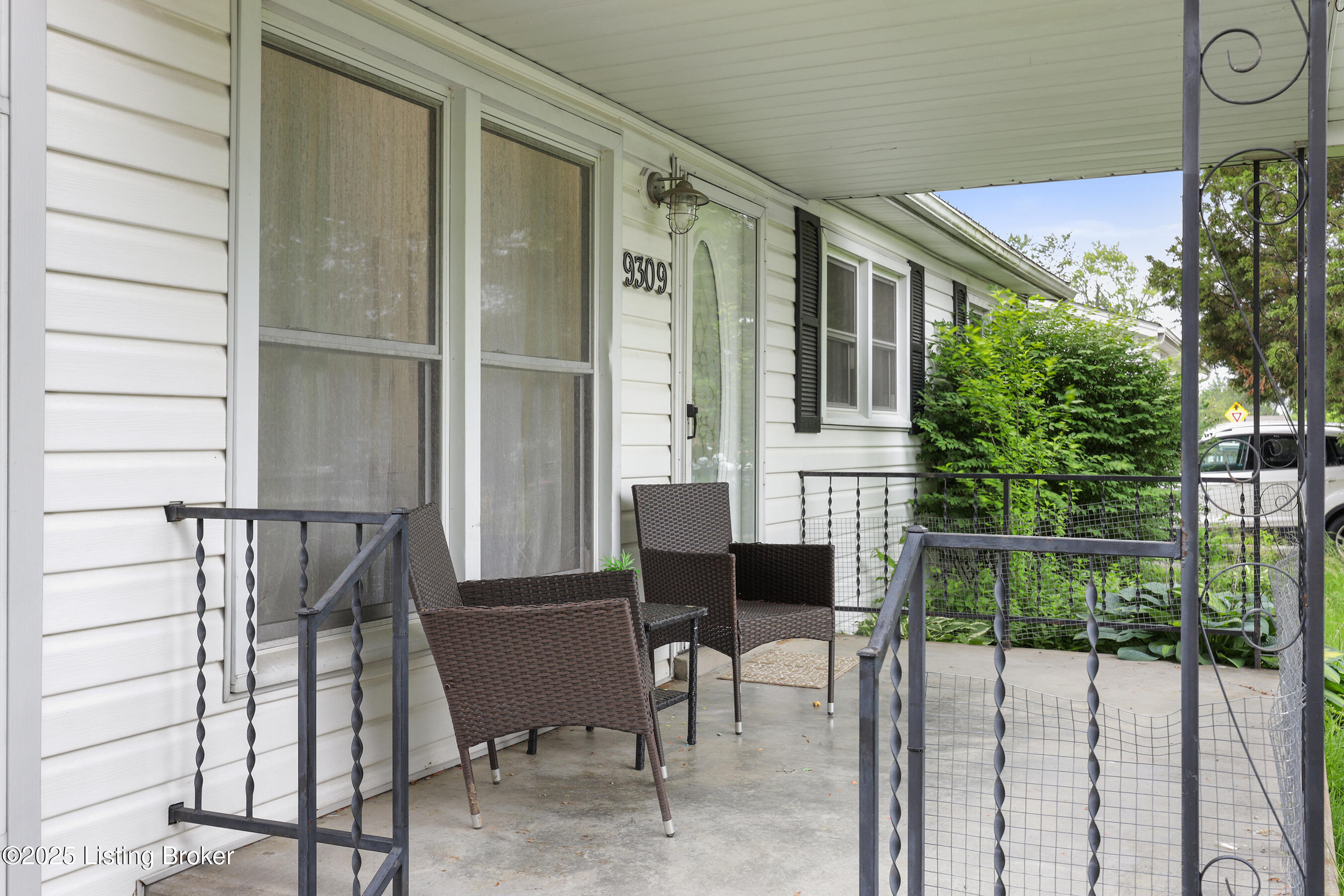 9309 New Maple Road Louisville, KY 40229 - Photo 22 of 27 EOSR8878