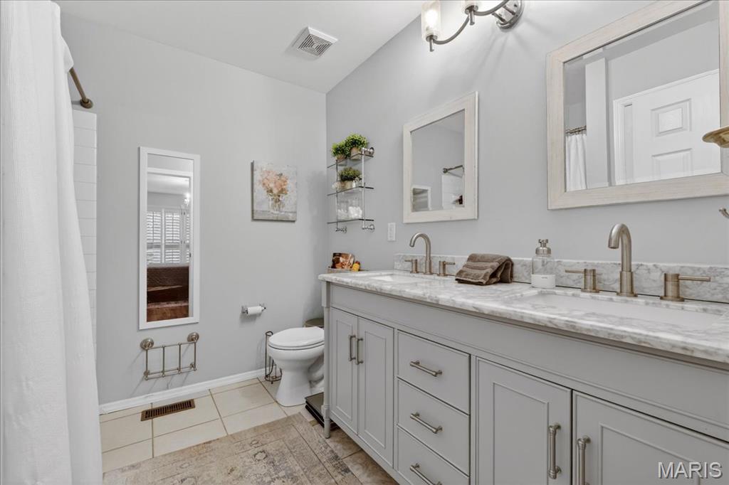 800 Whispering Village Circle Ballwin, MO 63021 - Photo 18 of 35