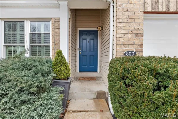 $410,000 | 800 Whispering Village Circle, Ballwin, MO 63021