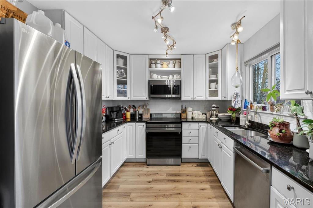 800 Whispering Village Circle Ballwin, MO 63021 - Photo 10 of 35