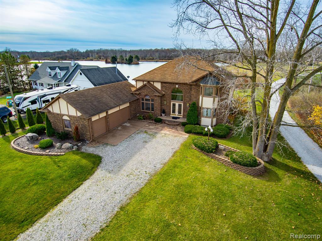 73921 Omo Road Armada, MI 48005 - Photo 1 of 43