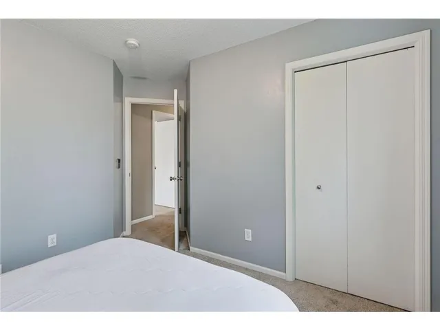 $2,400 | 211 Alva Street, Waconia, MN 55387