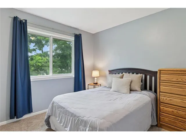 $2,400 | 211 Alva Street, Waconia, MN 55387