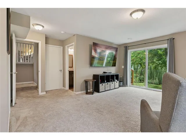 $2,400 | 211 Alva Street, Waconia, MN 55387