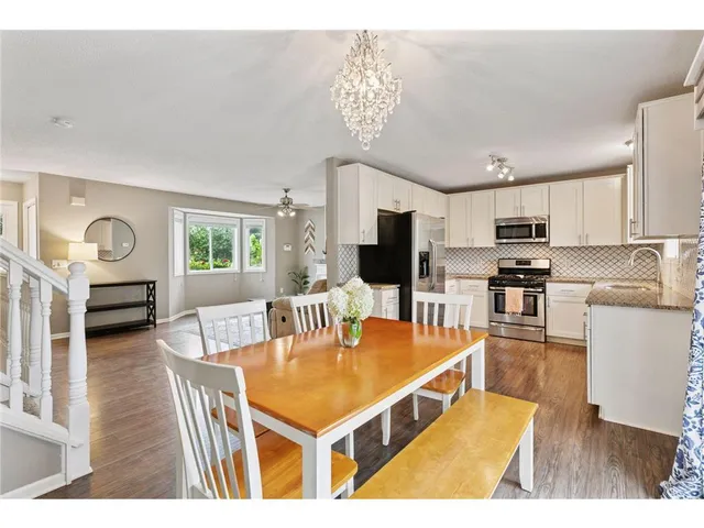 $2,400 | 211 Alva Street, Waconia, MN 55387