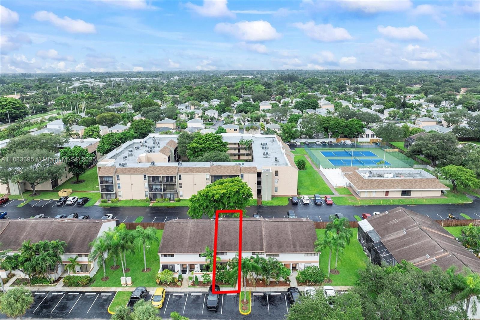 4347 Southwest 70th Terrace Davie, FL 33314 - Photo 25 of 32 a view of a city