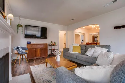 $389,000 | 326 Vermont Avenue, Dallas, TX 75216