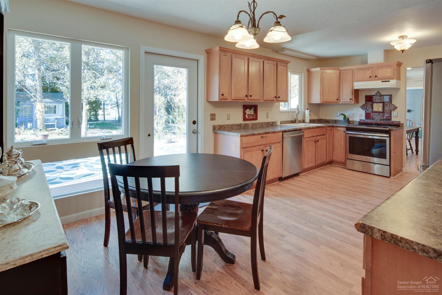 1517 Northwest Rimrock Drive Redmond, OR 97756 - Photo 13 of 24 Additional Photo