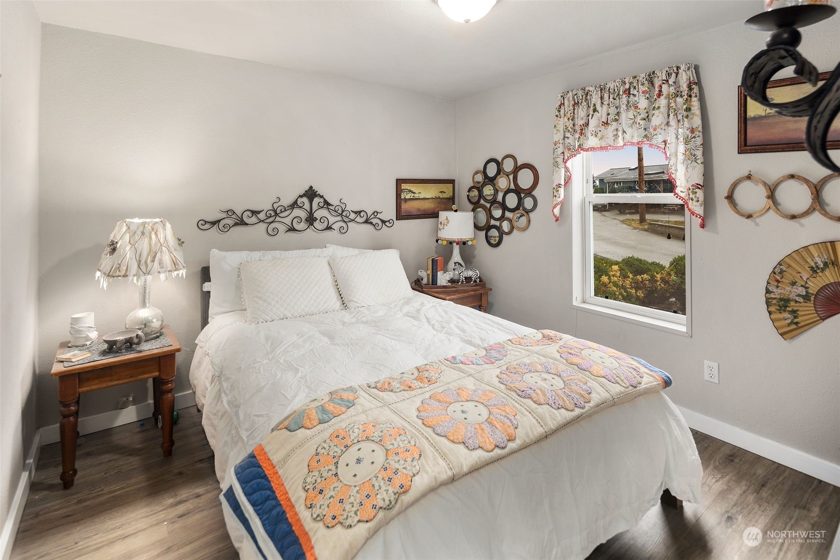 8730 206th Street Southeast, Unit 24 Snohomish, WA 98296 - Photo 23 of 33 a bedroom with a bed and a window