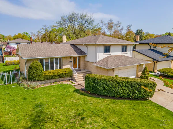 $499,000 | 538 Westmere Road, Des Plaines, IL 60016