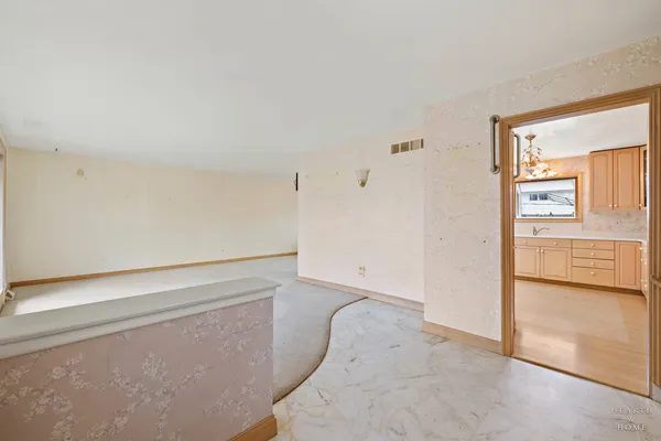 $499,000 | 538 Westmere Road, Des Plaines, IL 60016