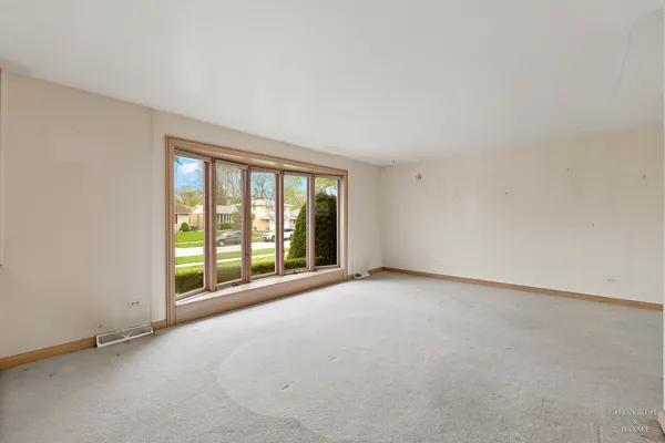 $499,000 | 538 Westmere Road, Des Plaines, IL 60016