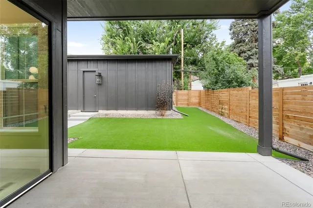 $7,990 | 909 Madison Street, Denver, CO 80206